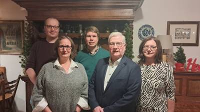 Die nominierten Handorfer Kandidaten für die Kommunalwahl, v.l.: Bernd Nientiedt, Silke Busch (Bezirksbürgermeisterkandidatin), Stefan Meesters, Thomas Werth (Ratskandidat) und Ilona Thaleiser